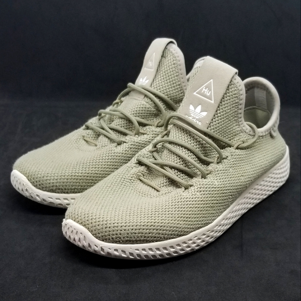 💥 Adidas Pharell Williams Tennis HU Size 2Y